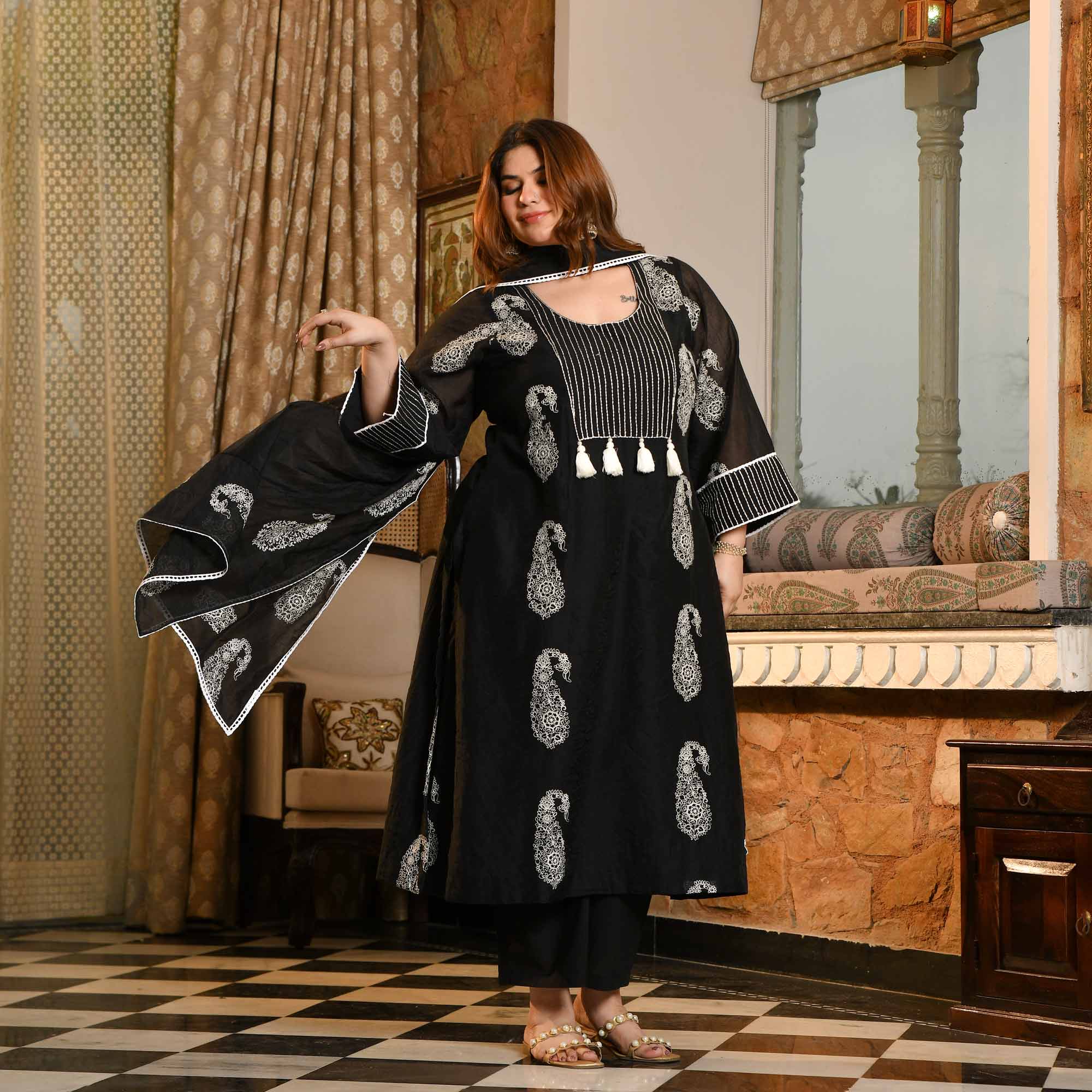 Black Grapes- Black & White Paisley Thread Embroidered Suit Set