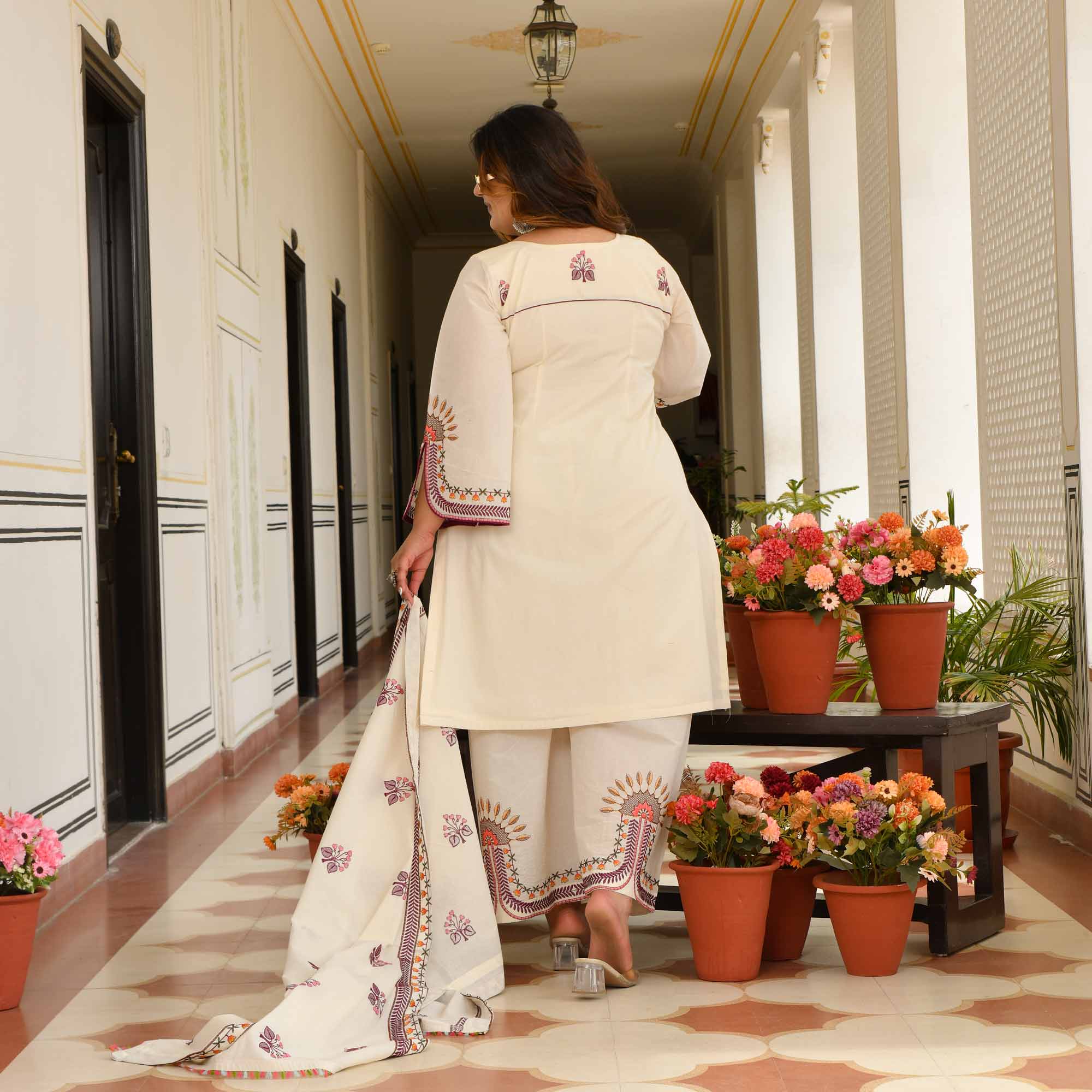 Mridula- Off-white Pure Cotton Thread Embroidered Suit Set