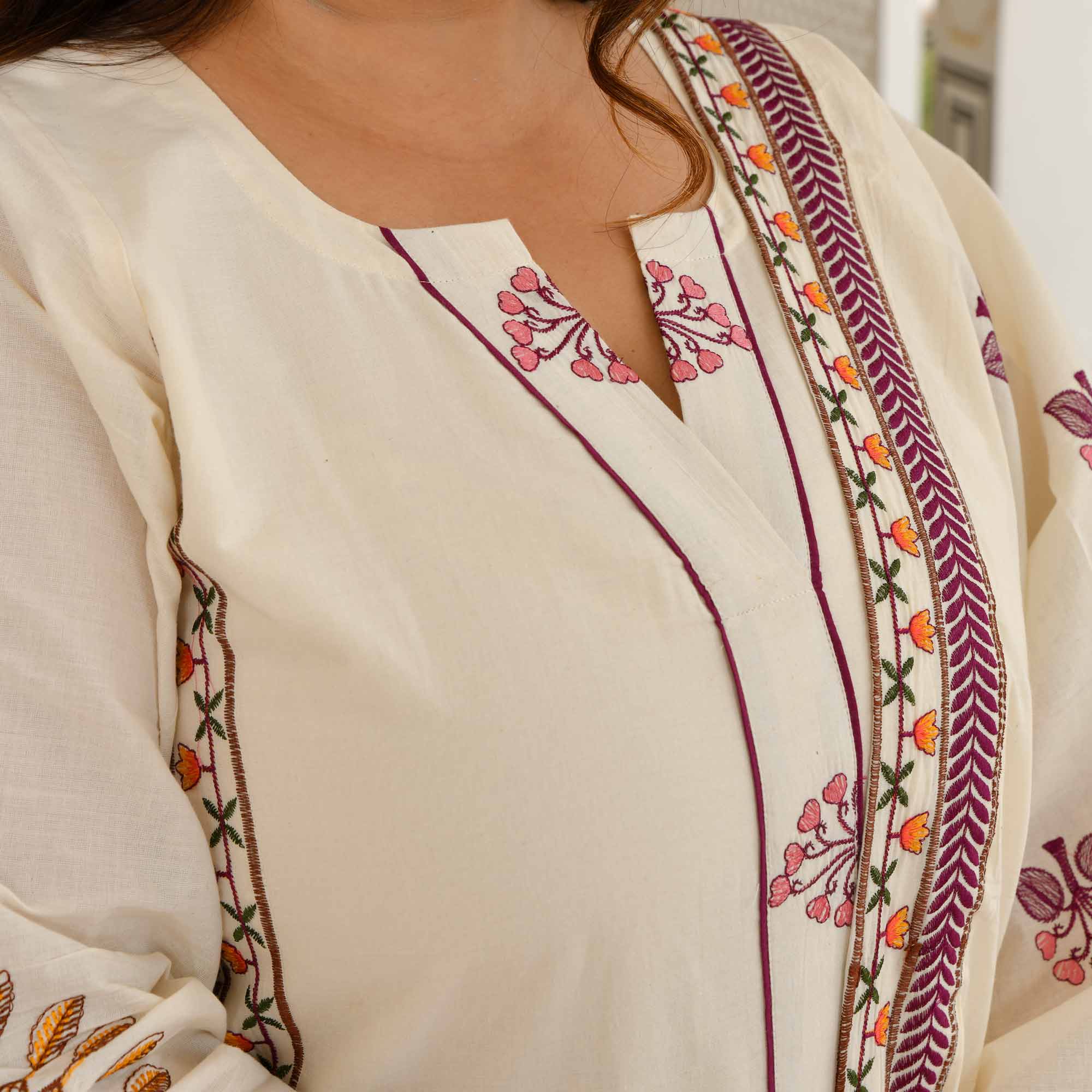 Mridula- Off-white Pure Cotton Thread Embroidered Suit Set