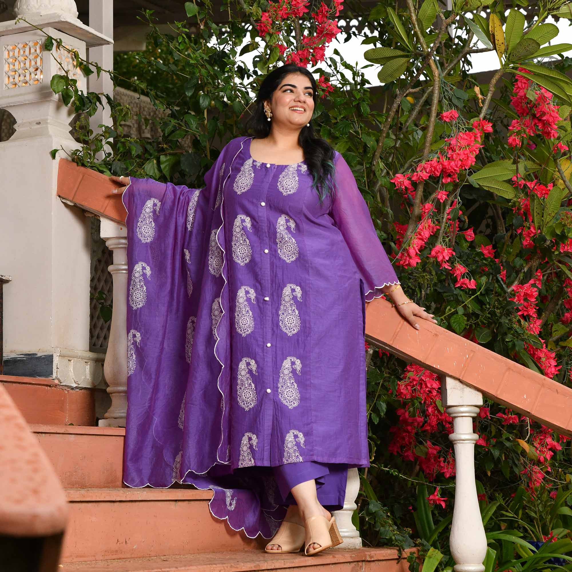 Fig- Soft Purple Paisley Thread Embroidered Mul Chanderi Suit Set