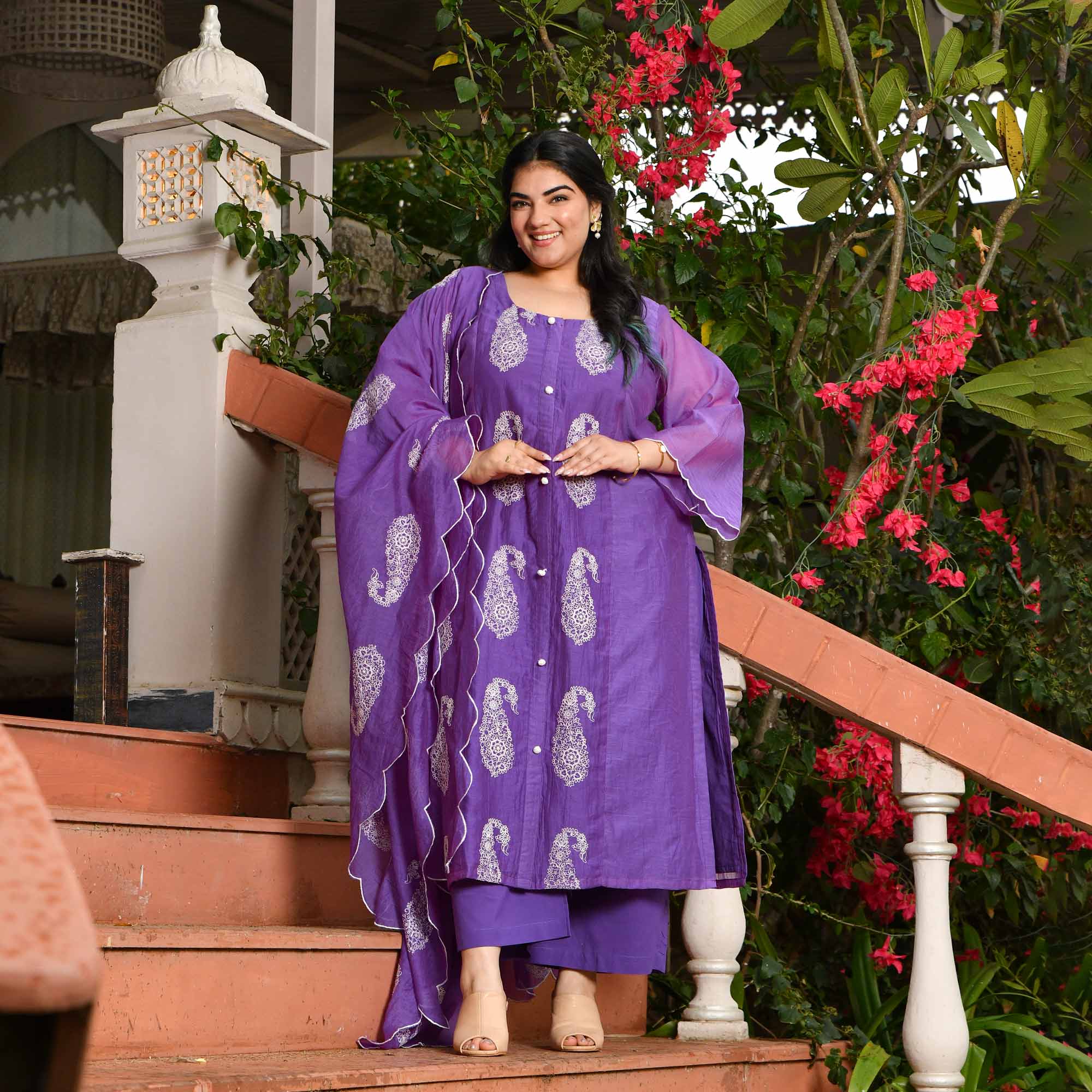 Fig- Soft Purple Paisley Thread Embroidered Mul Chanderi Suit Set