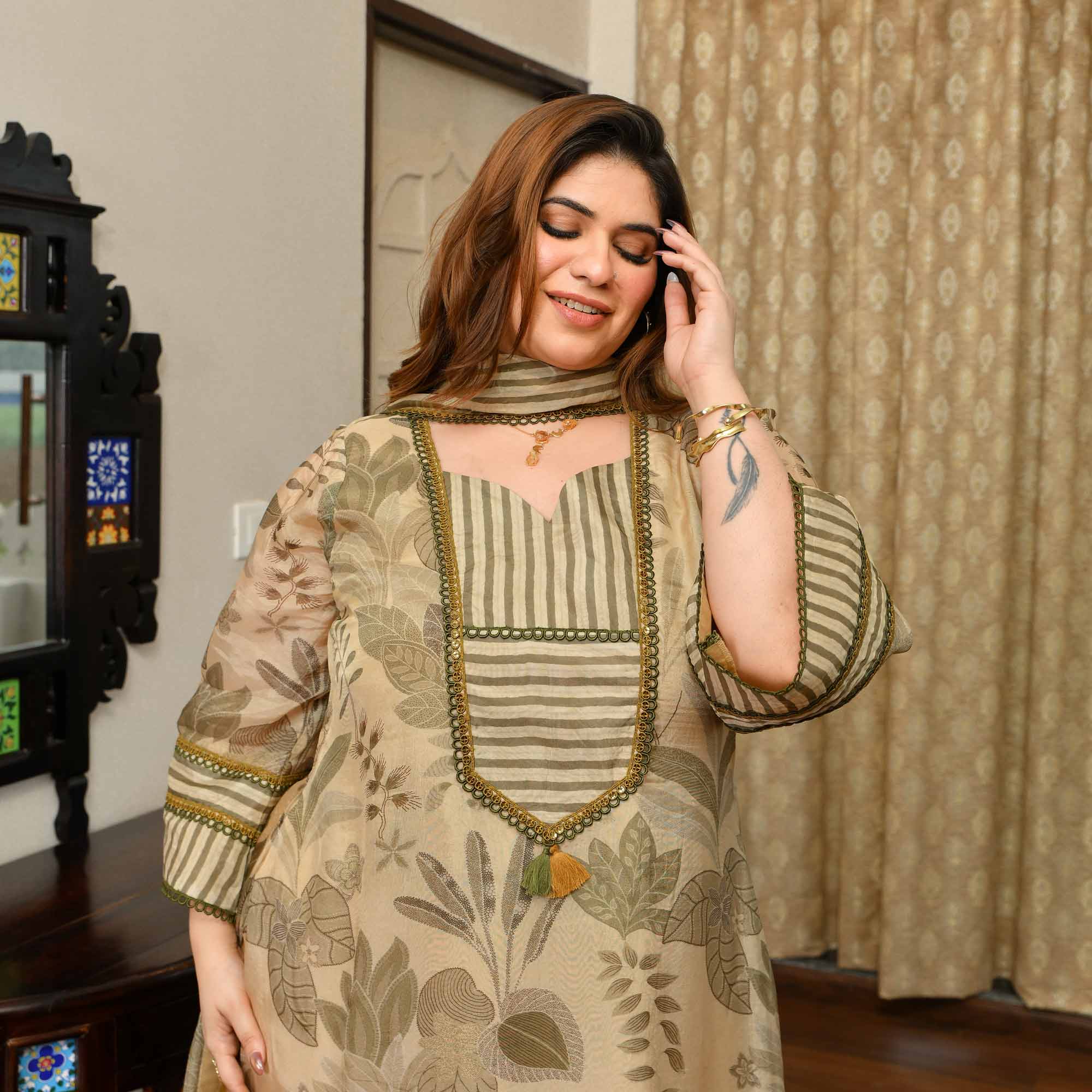 Cashmere- Buttercream Tropical Printed Pure Organza Suit Set