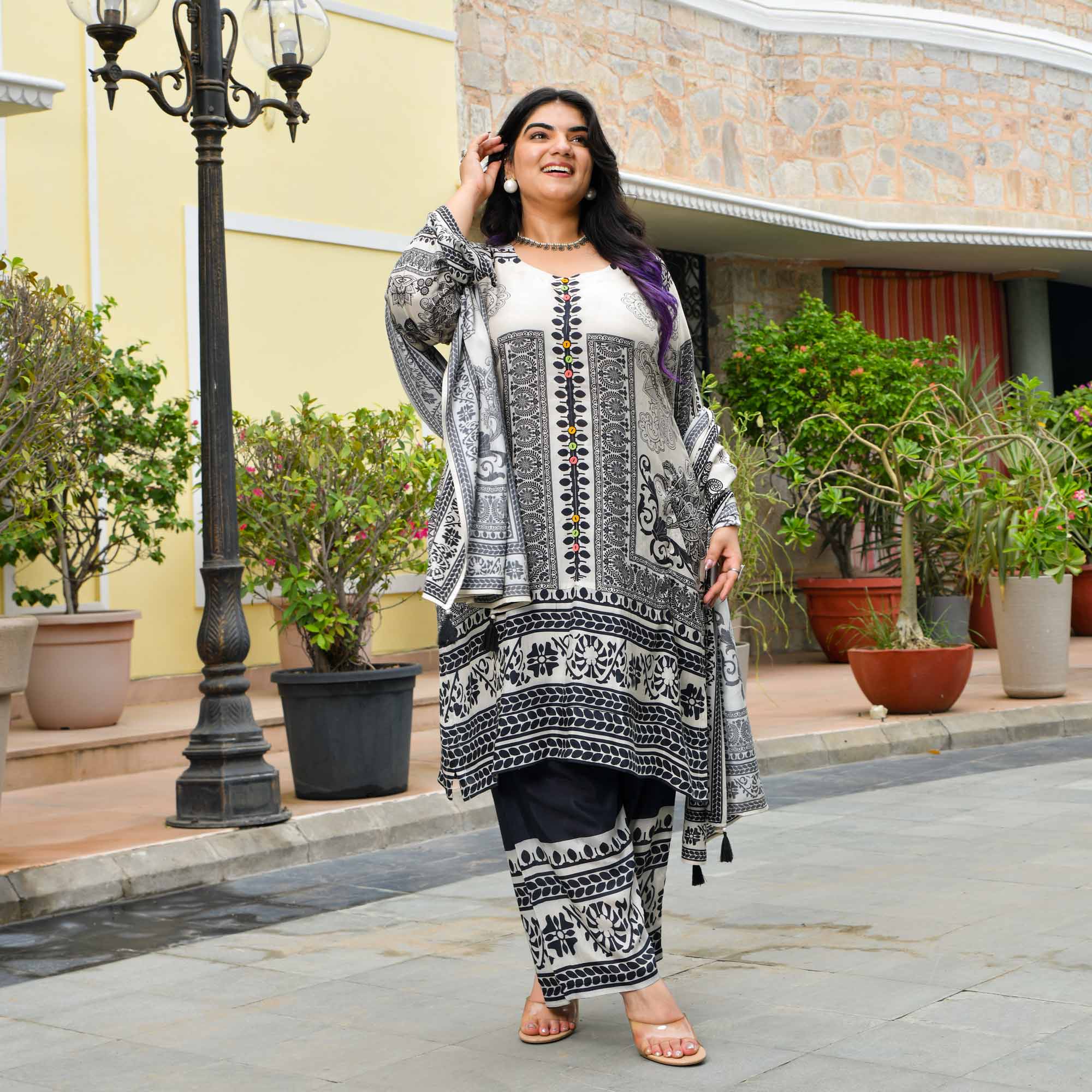 Rita- Chalk & Black Geometric Pure Muslin Suit Set