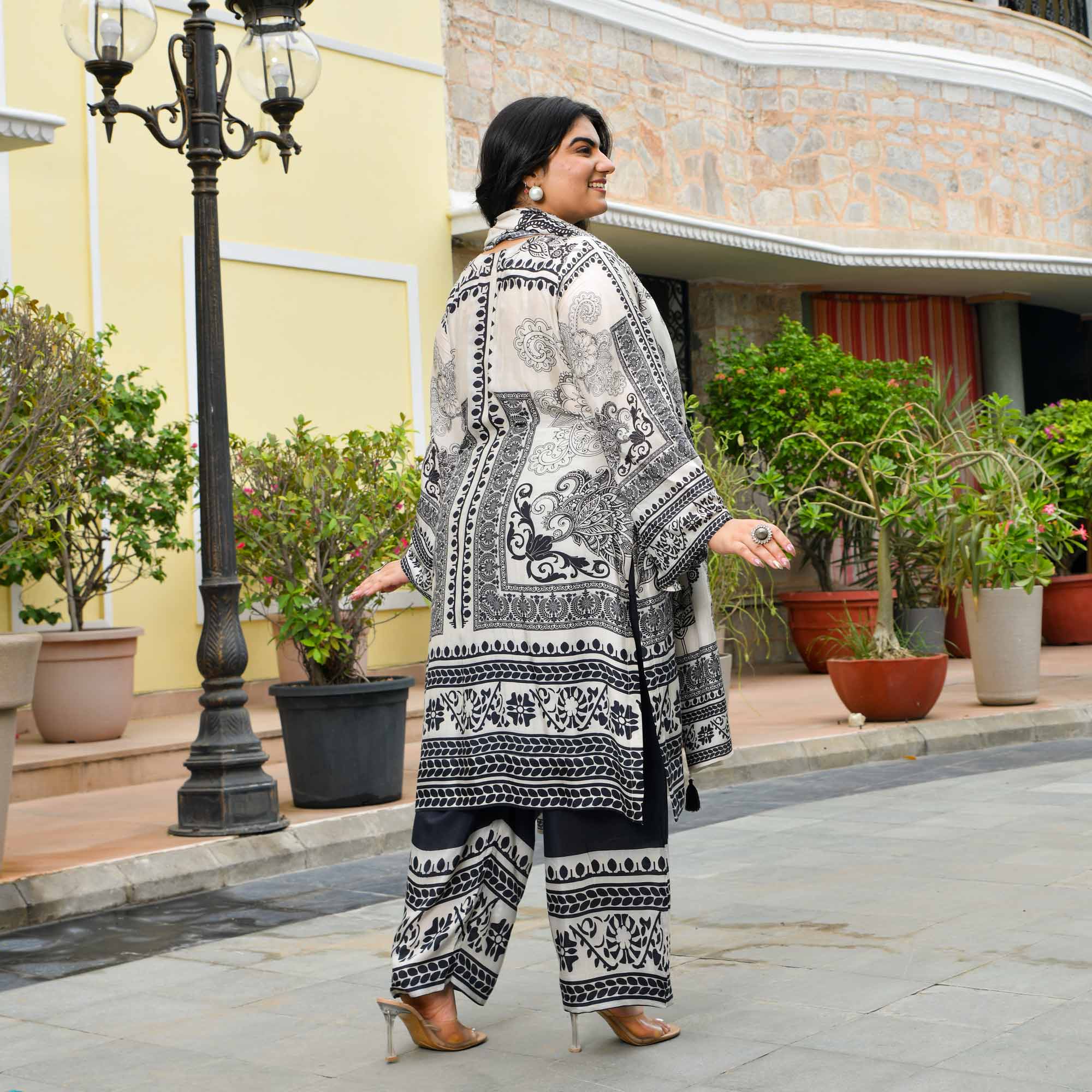 Rita- Chalk & Black Geometric Pure Muslin Suit Set