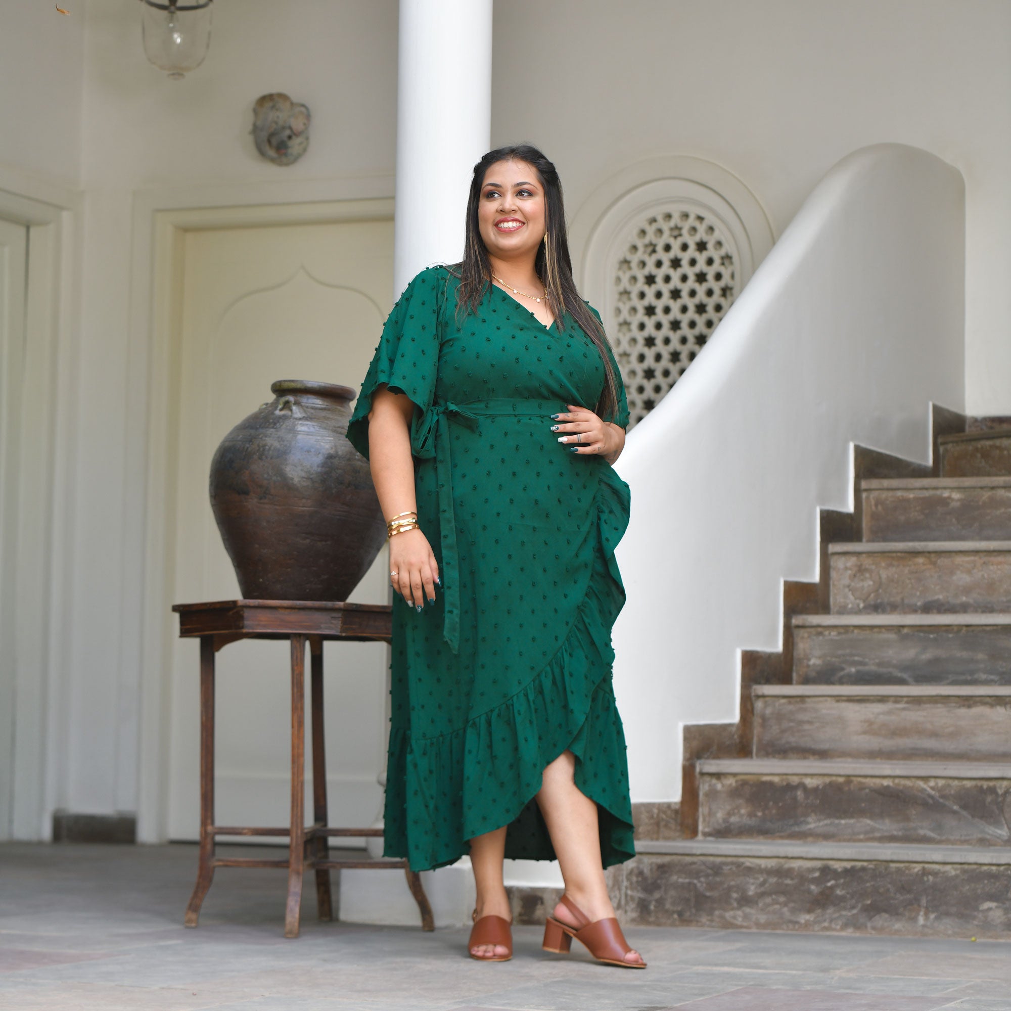 Discover 162+ western dress for fat women latest seven.edu.vn