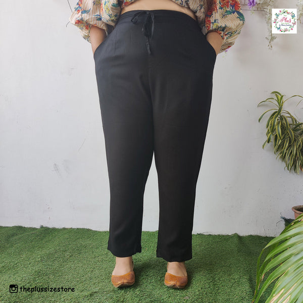 Black Straight Fit Pants with Pocket