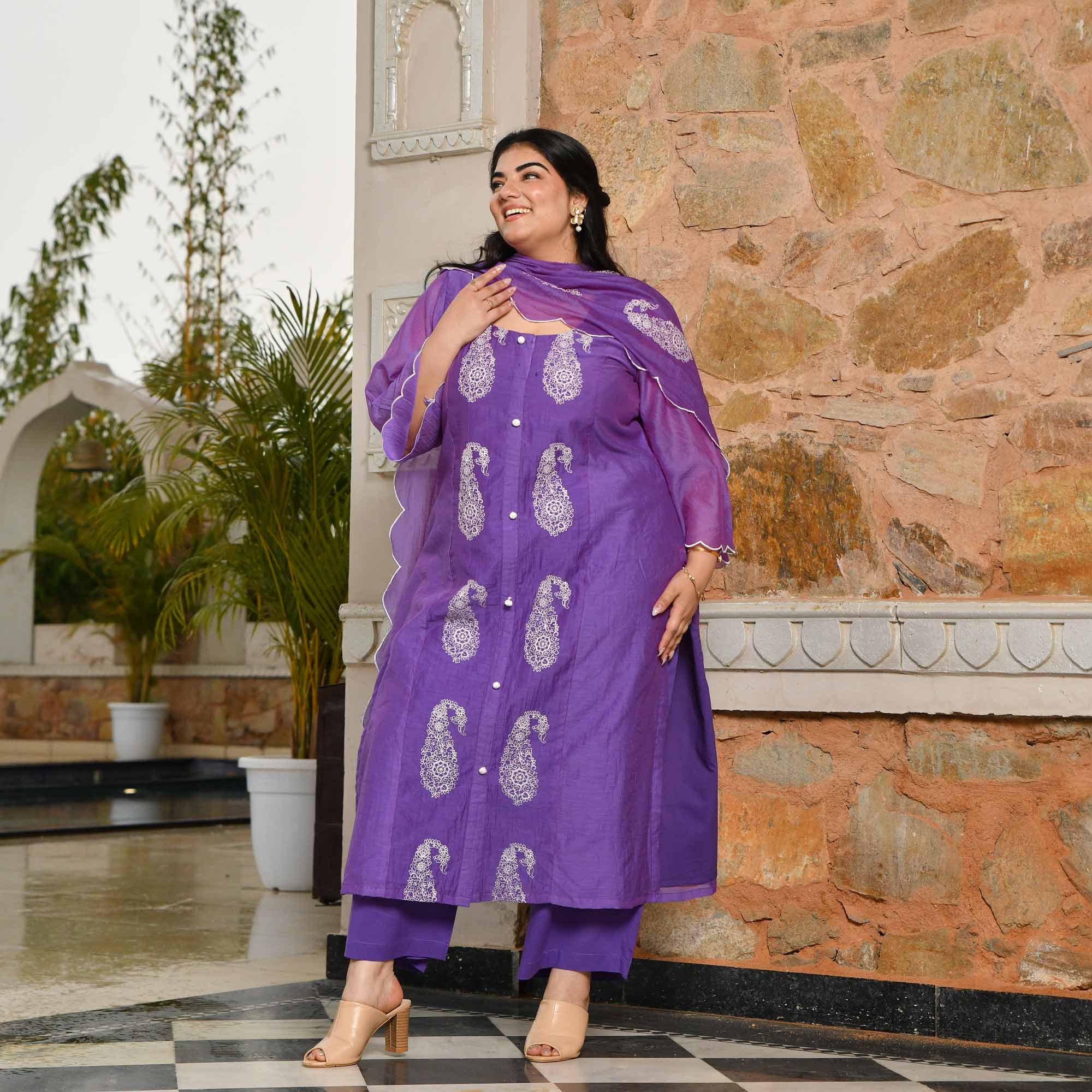 Fig- Soft Purple Paisley Thread Embroidered Mul Chanderi Suit Set