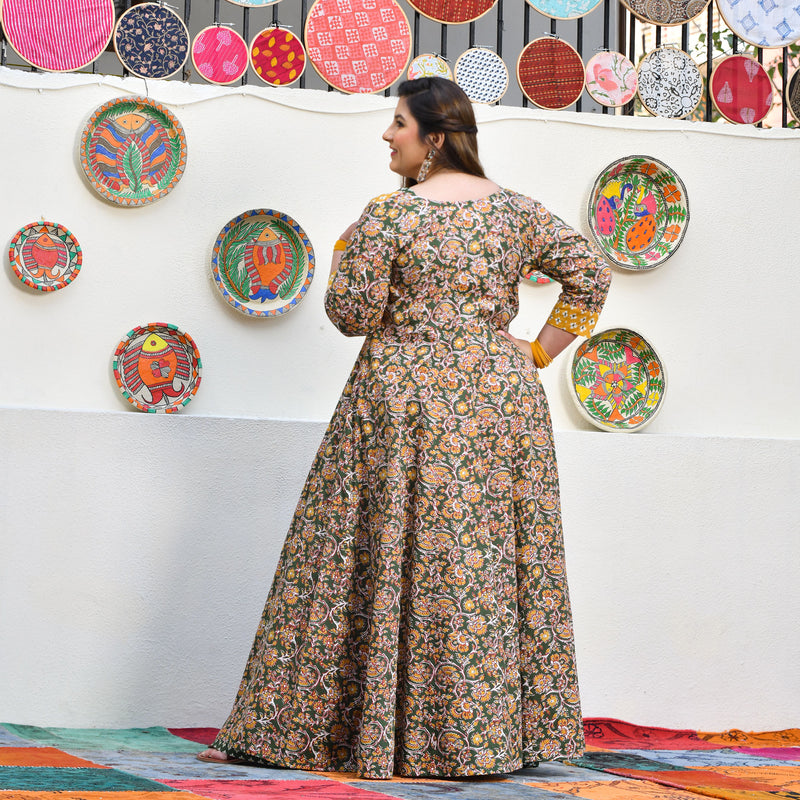 Mustard Meadows In The Garden Cape Set