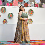Mustard Meadows In The Garden Cape Set